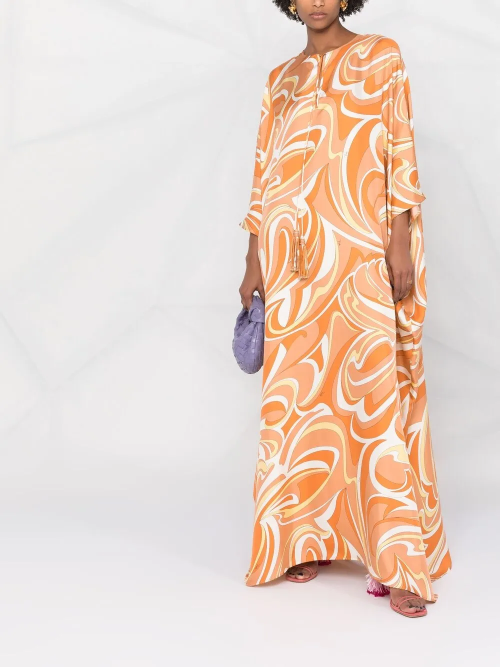 الصورة 2 من Emilio Pucci قفطان حرير بطبعة 'فورتيشي'