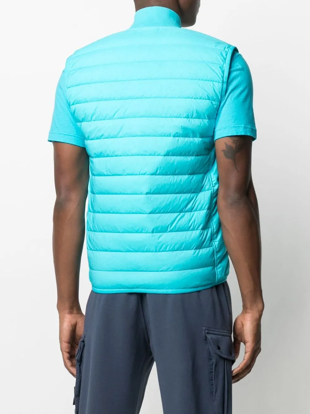 фото Stone island дутый жилет с нашивкой-логотипом