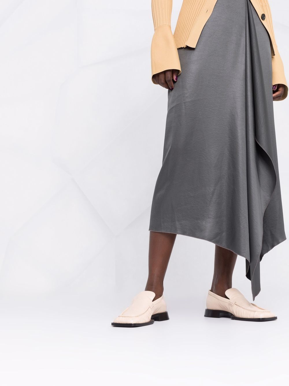 фото Nanushka атласная юбка макси асимметричного кроя