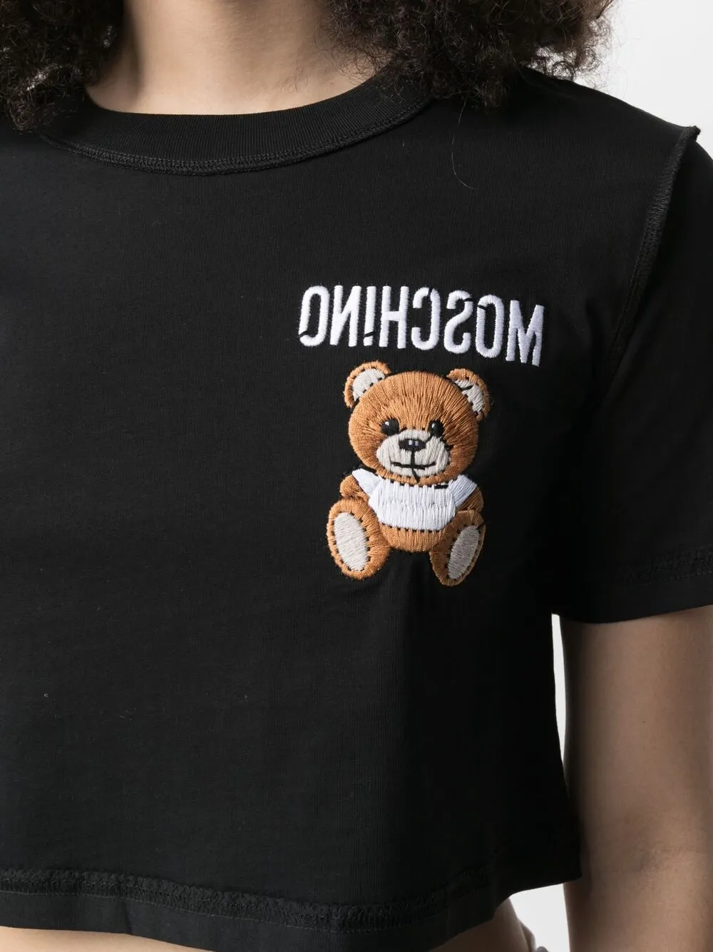 фото Moschino укороченная футболка с вышивкой teddy bear