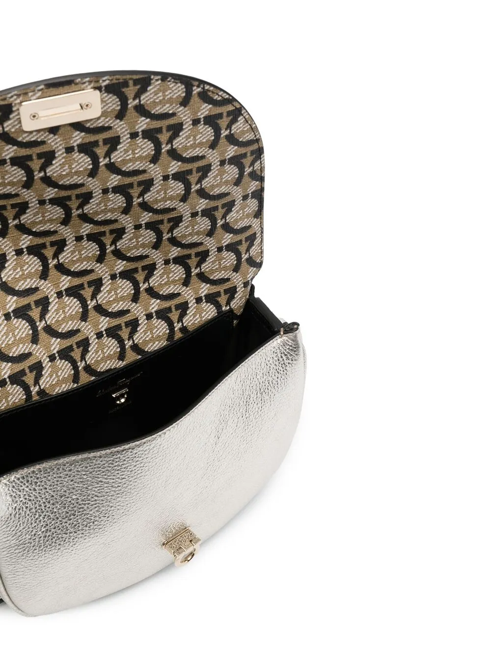 фото Salvatore ferragamo маленькая сумка через плечо с декором gancini