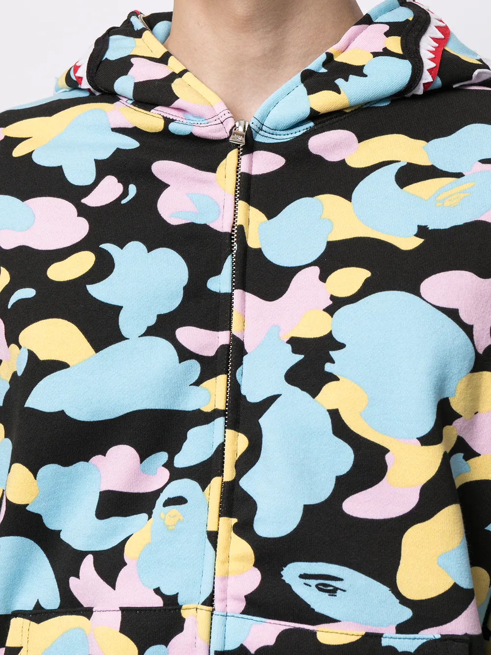 фото A bathing ape® худи на молнии с камуфляжным принтом