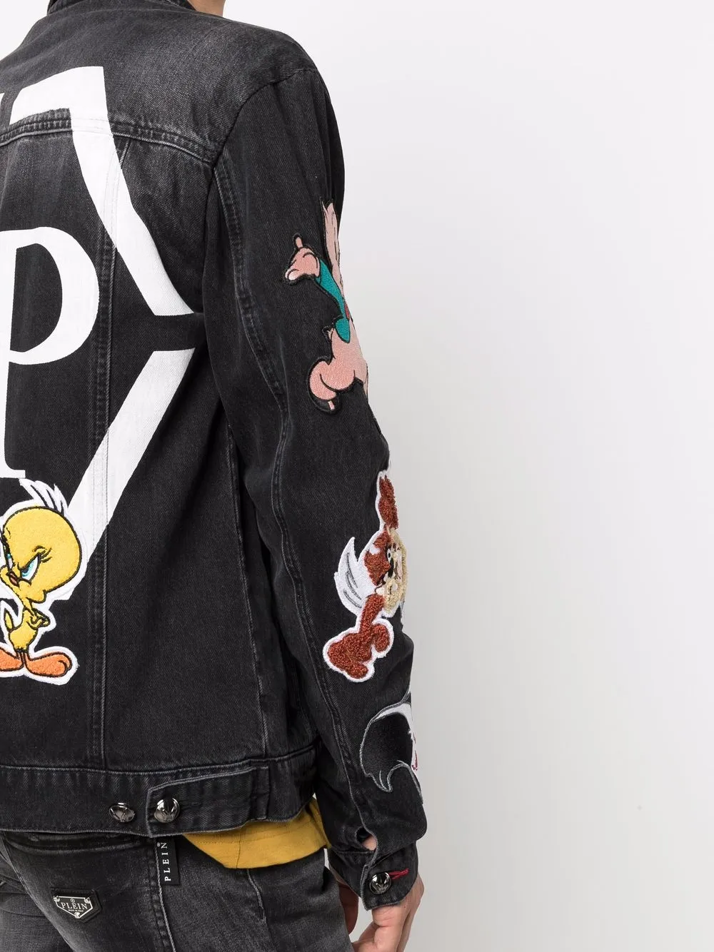 фото Philipp plein джинсовая куртка из коллаборации с looney tunes