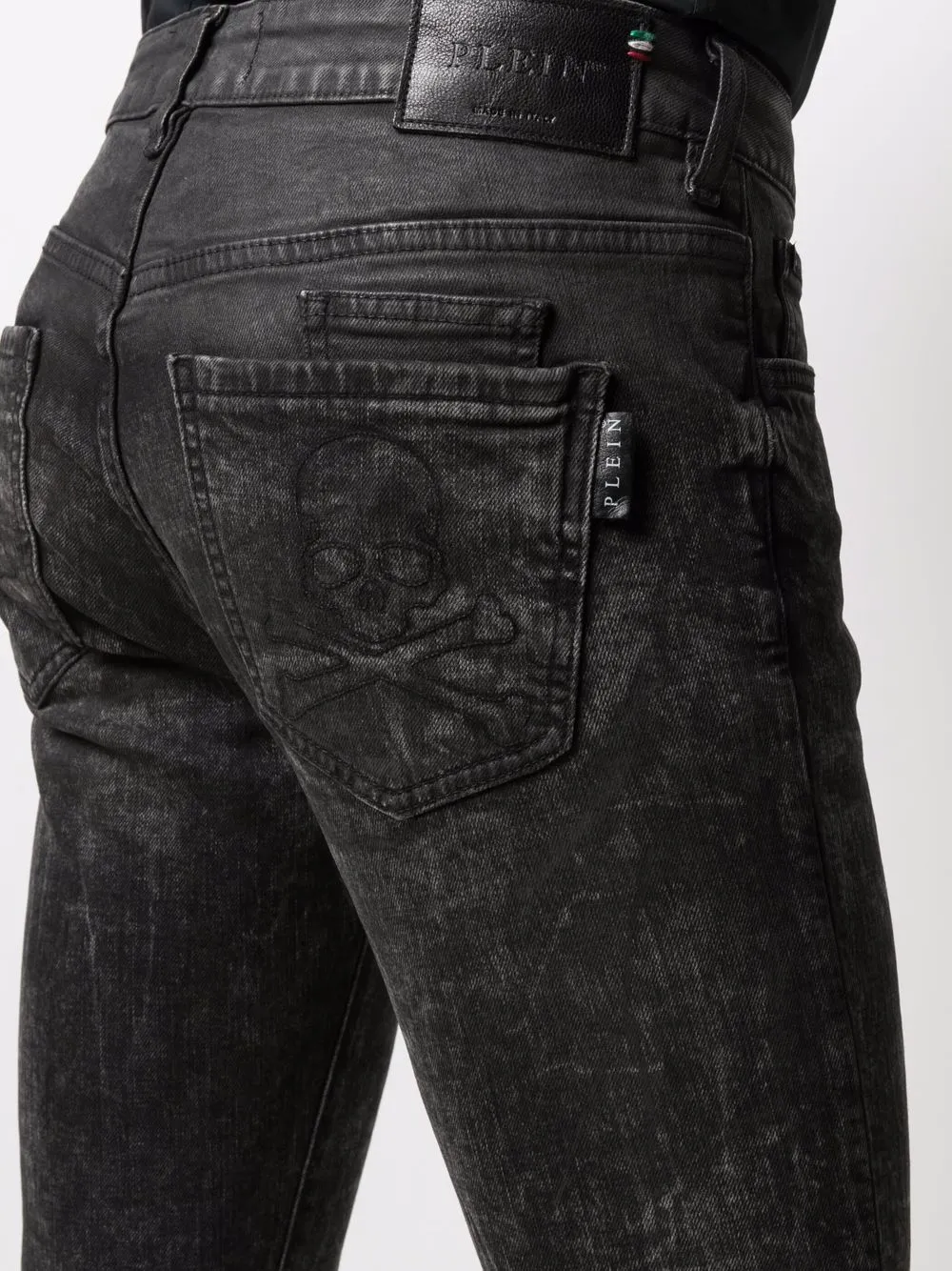 фото Philipp plein джинсы кроя слим с декором skull