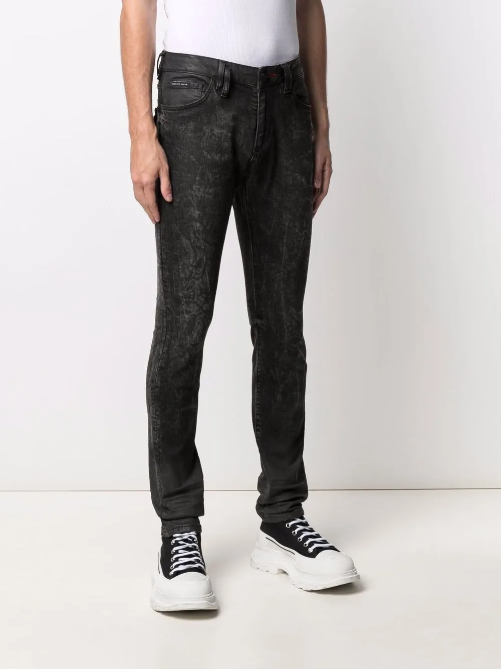 фото Philipp plein джинсы кроя слим с декором skull