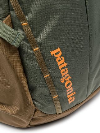 logo-print backpack展示图