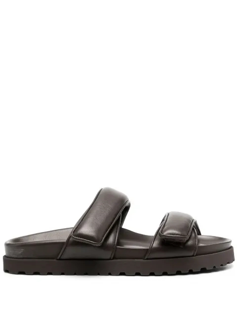 perni 11 sandals
