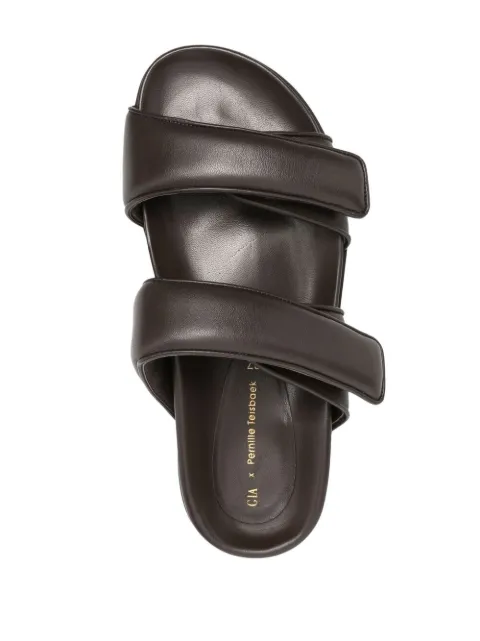 perni 11 sandals