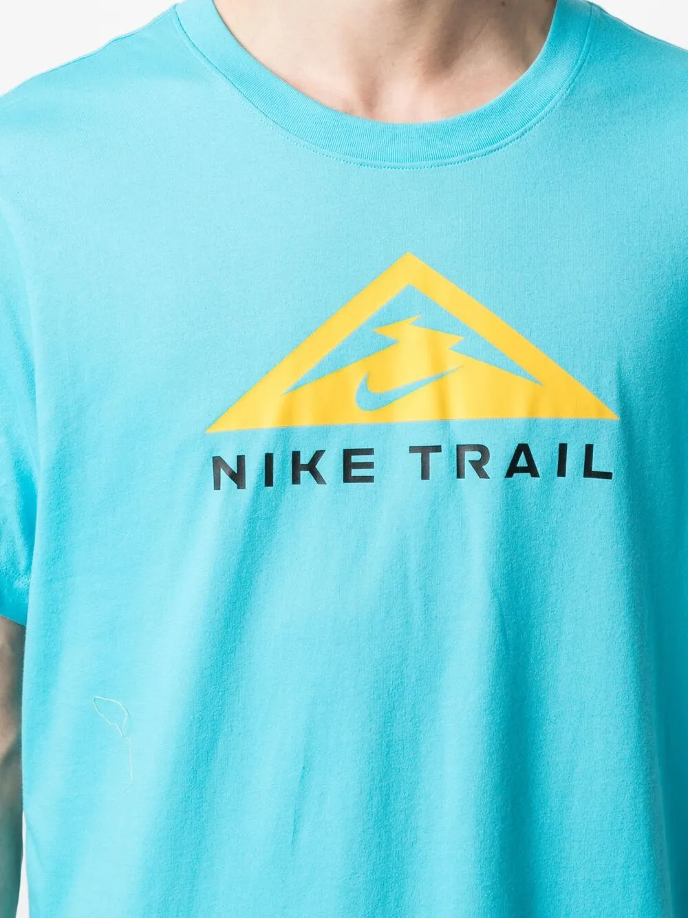 фото Nike футболка dri-fit trail с логотипом