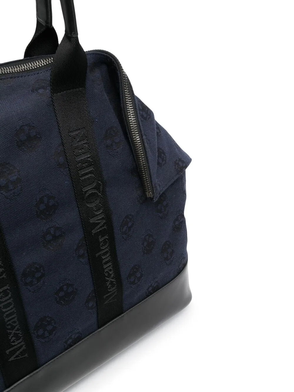 фото Alexander mcqueen дорожная сумка с логотипом skull