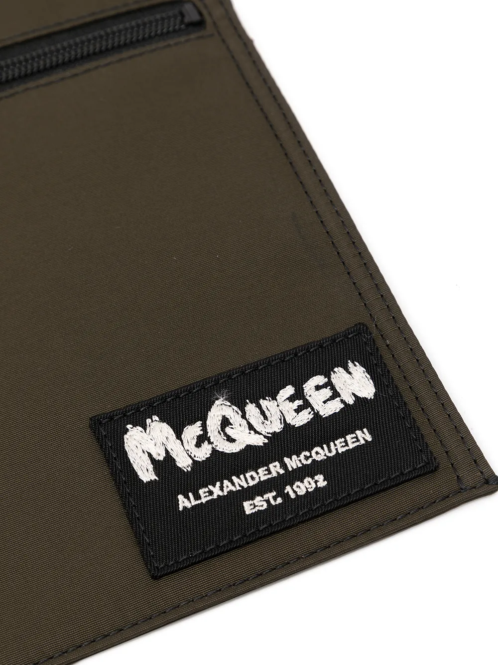 фото Alexander mcqueen сумка-мессенджер с нашивкой-логотипом