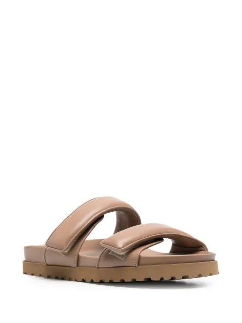 perni 11 sandals
