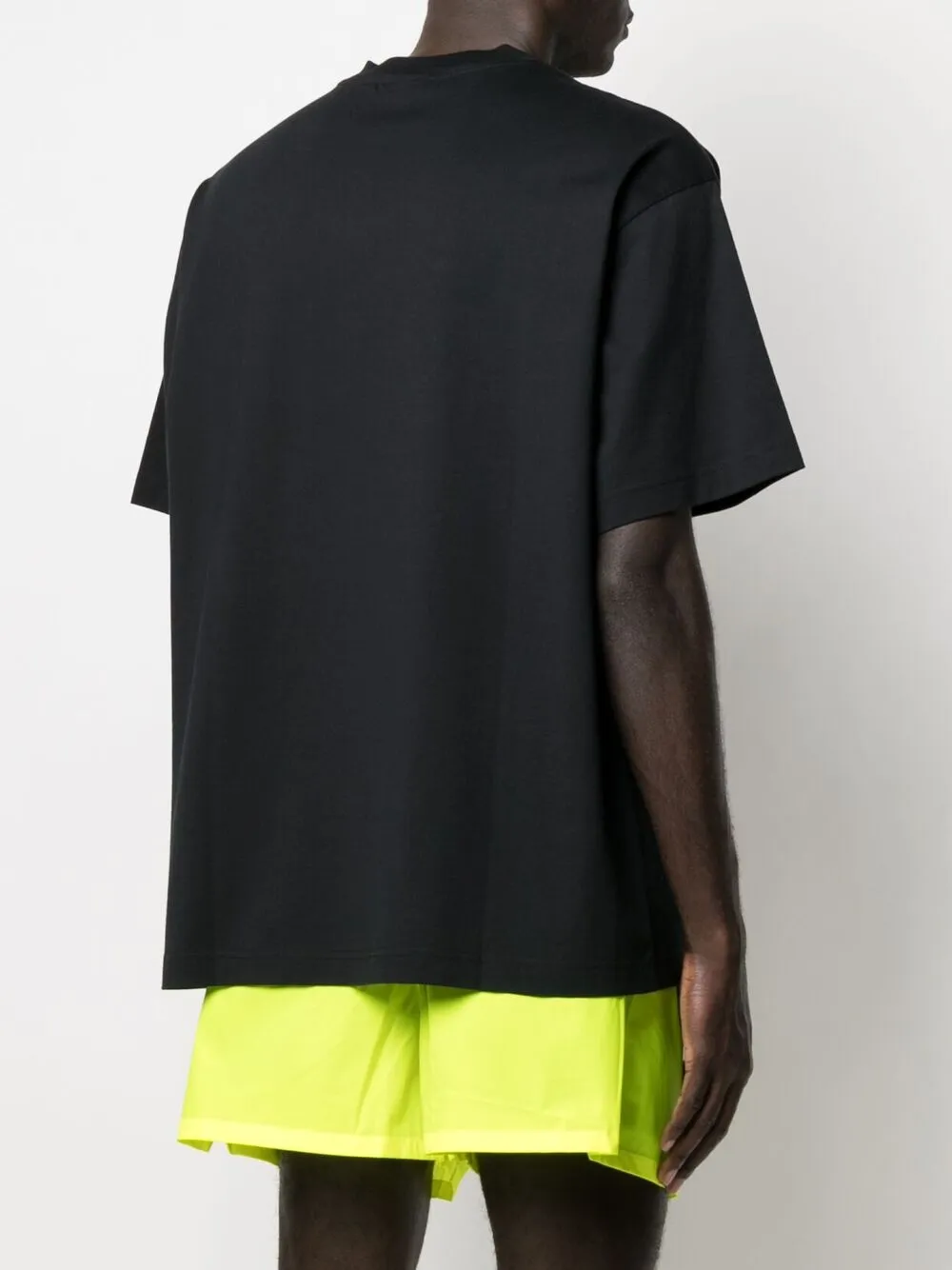 фото Acne studios футболка с нагрудным карманом и v-образным вырезом