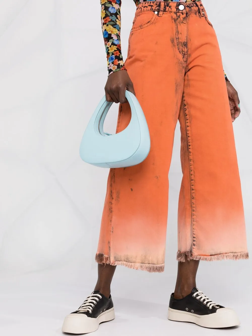 фото Msgm широкие джинсы из вареного денима