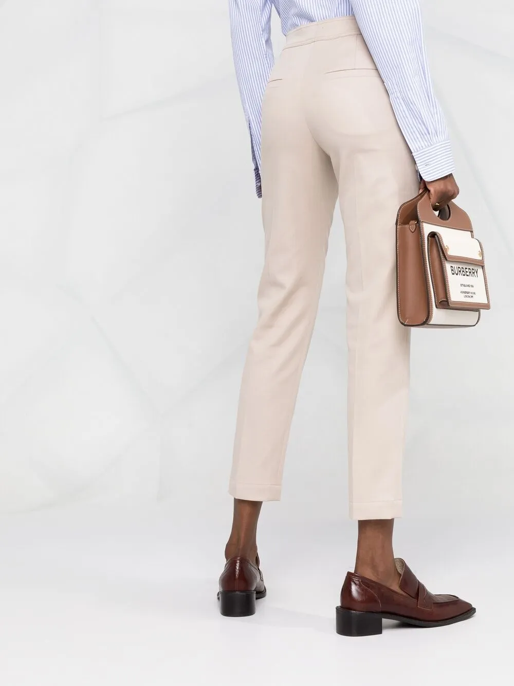 фото Brunello cucinelli брюки кроя слим с поясом