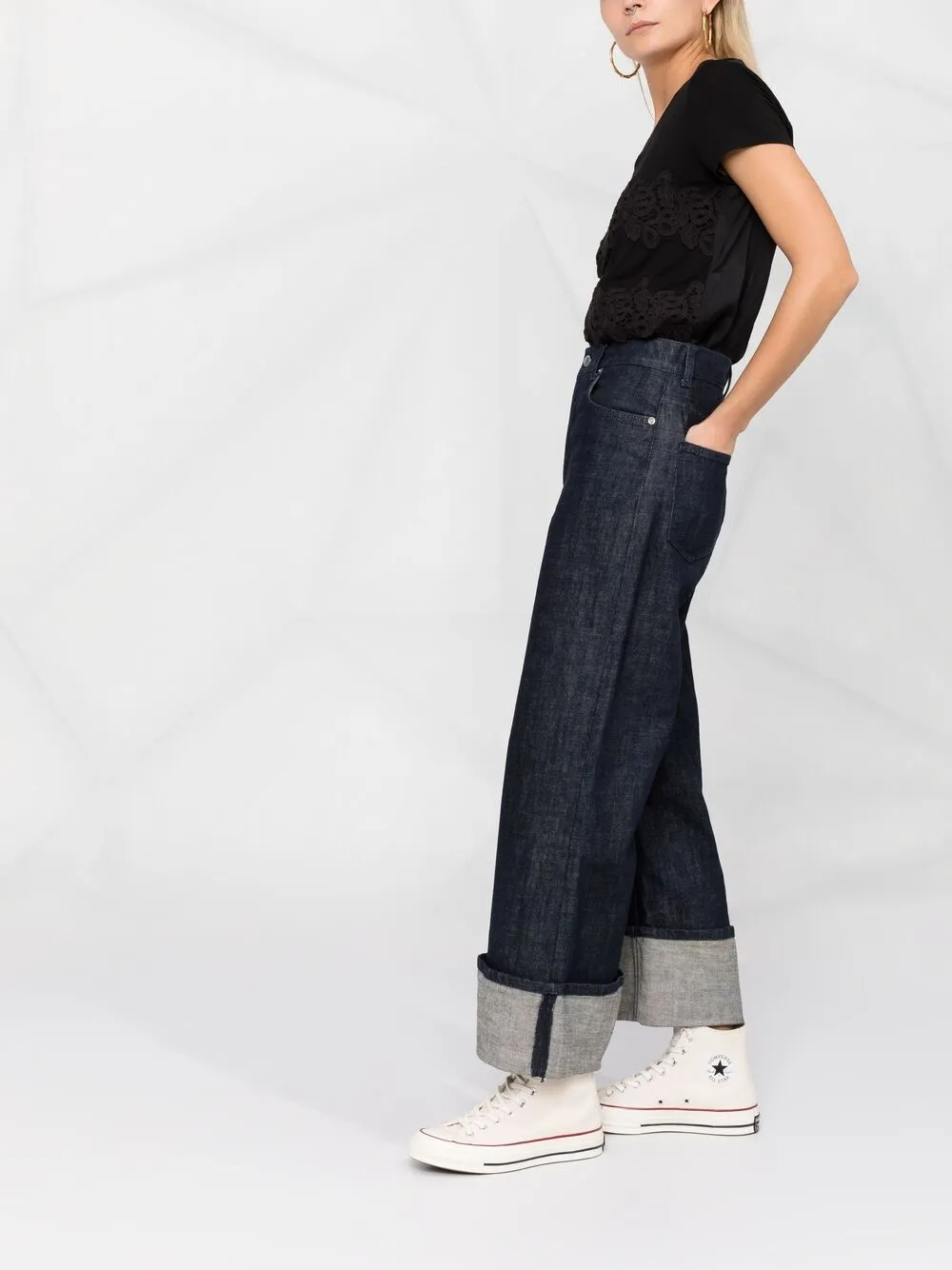 фото Boss футболка с цветочной вышивкой