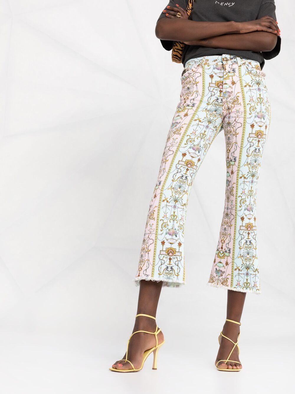 фото Versace jeans couture укороченные джинсы с принтом tuileries