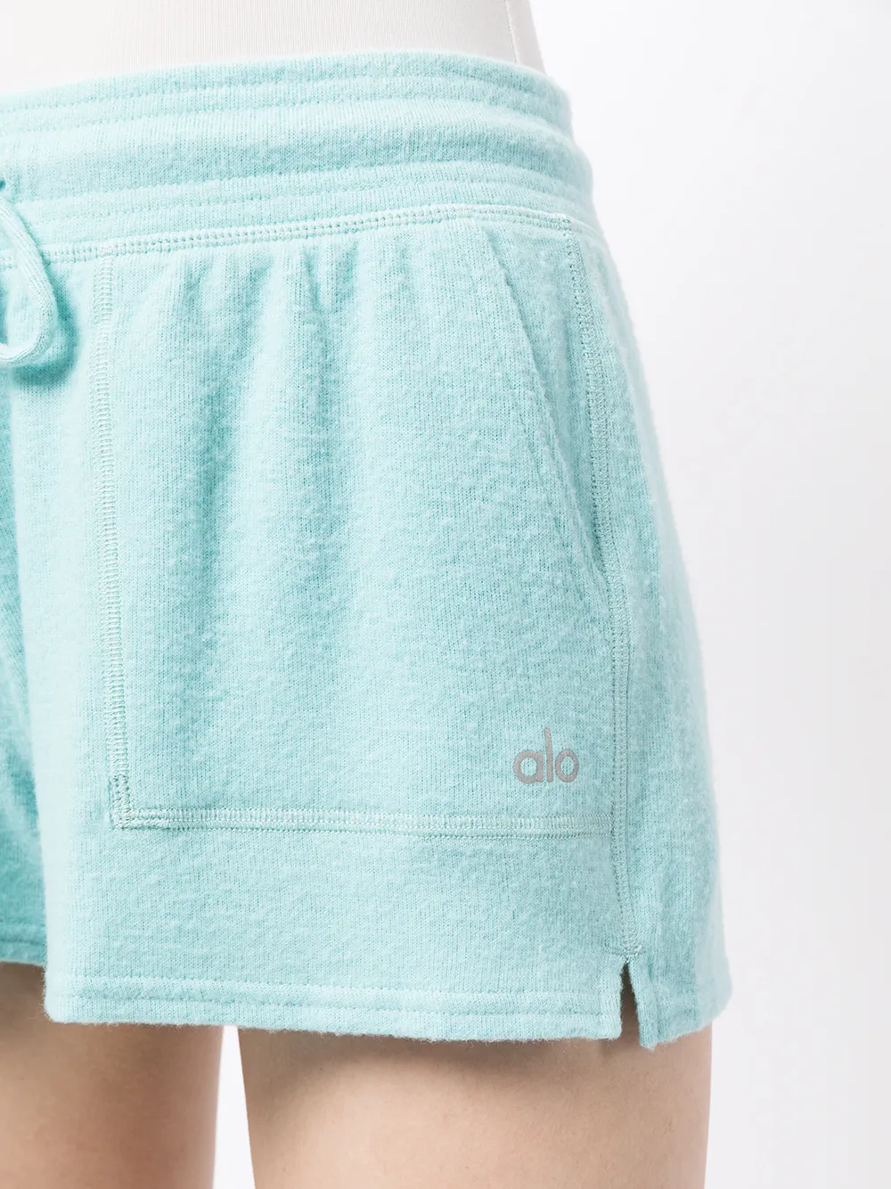 фото Alo yoga трикотажные шорты daze с кулиской