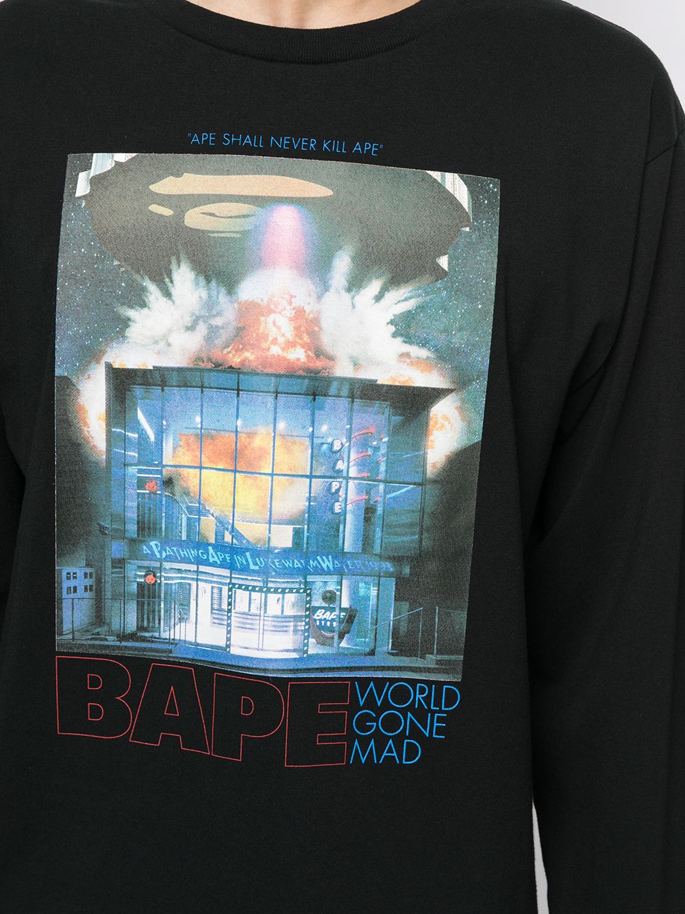 фото A bathing ape® футболка world gone mad