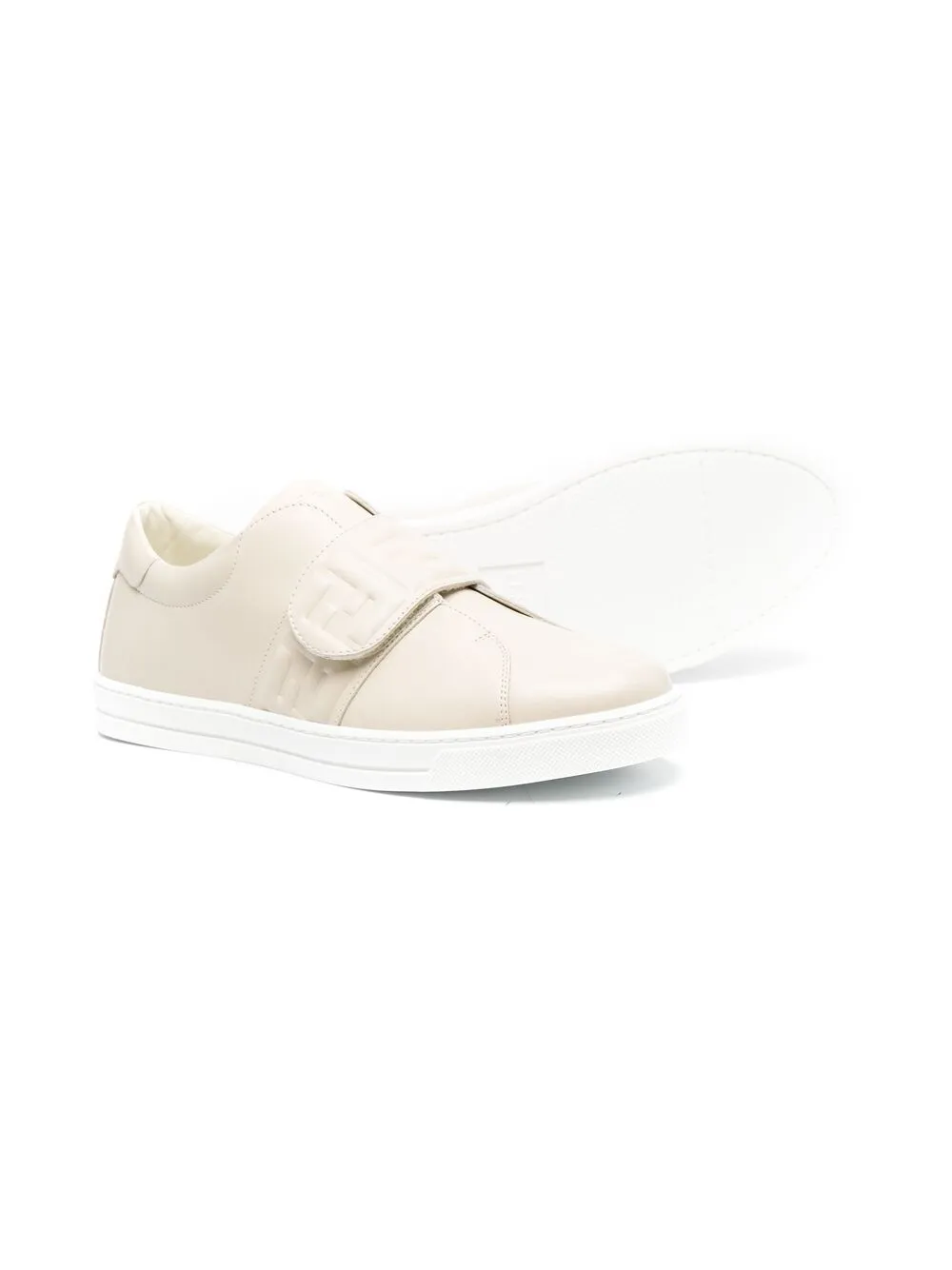 фото Fendi kids кроссовки с логотипом