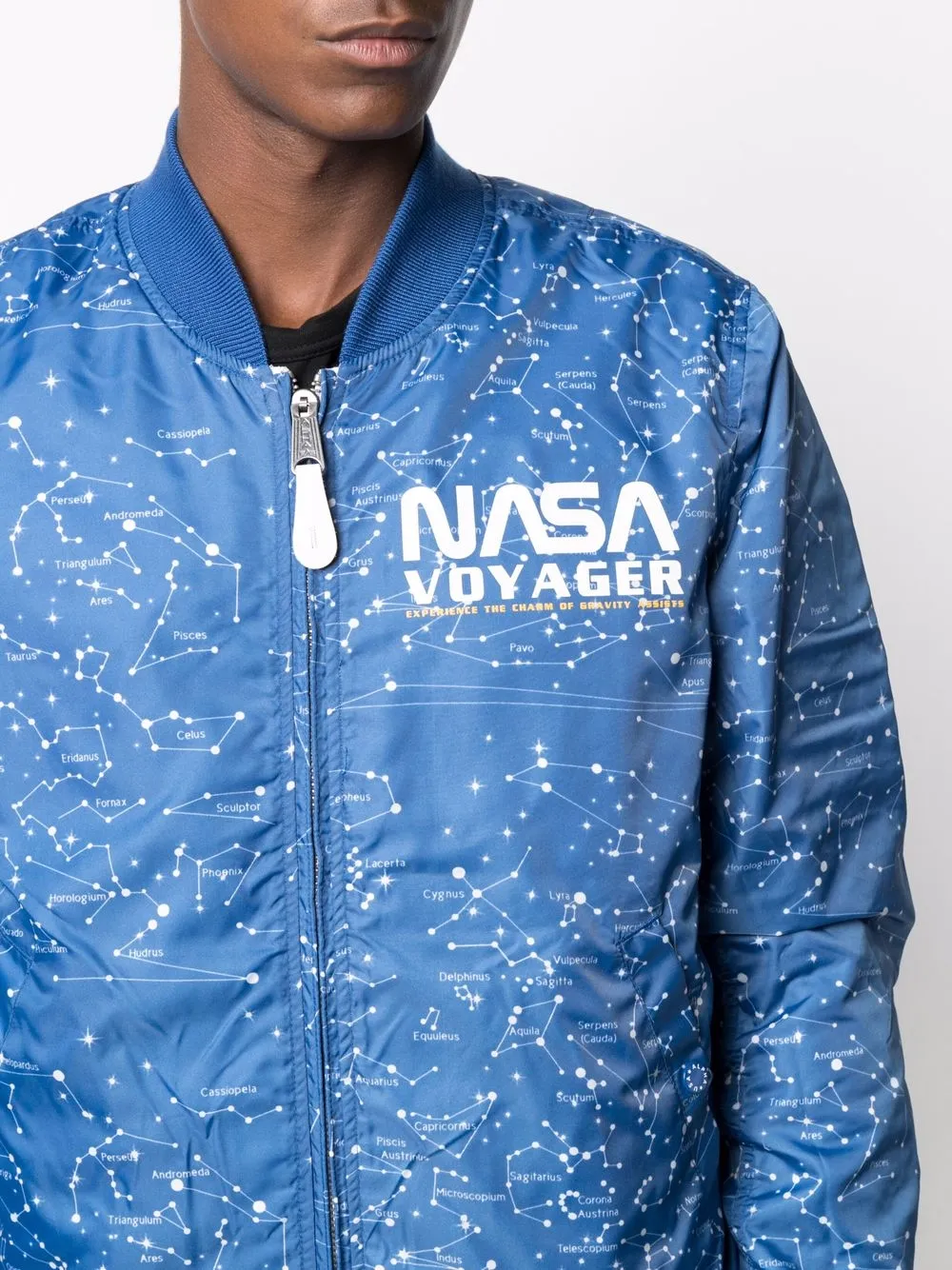 фото Alpha industries бомбер с нашивками nasa