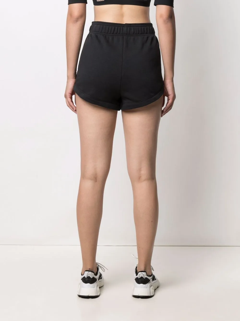 фото Adidas шорты с нашивкой-логотипом