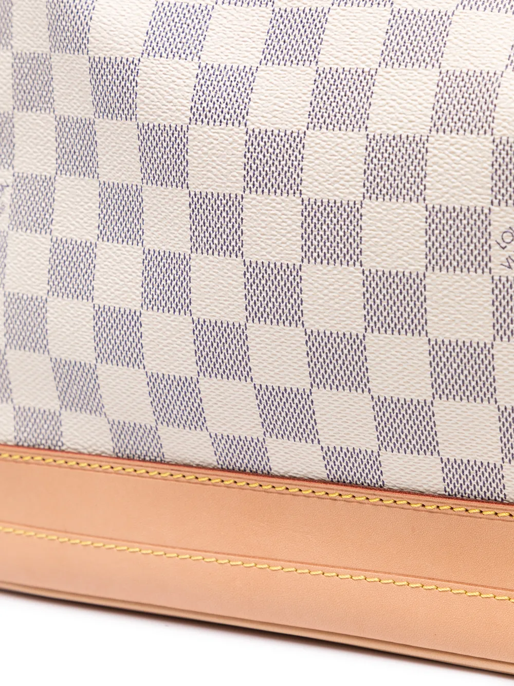 фото Louis vuitton сумка на плечо noe 2017-го года
