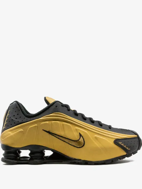 Nike Shox R4 low-top sneakers