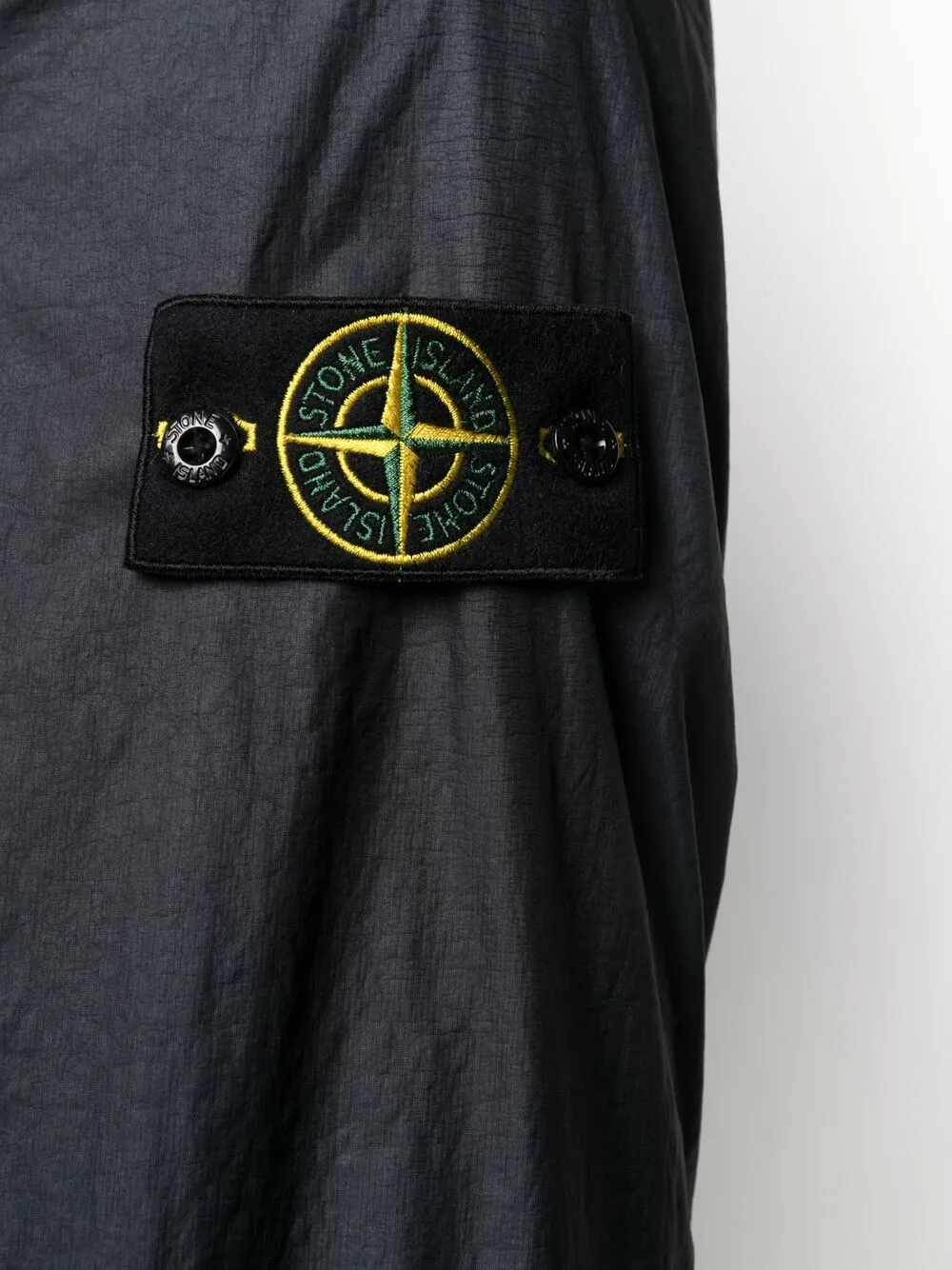 фото Stone island куртка с капюшоном и нашивкой-логотипом