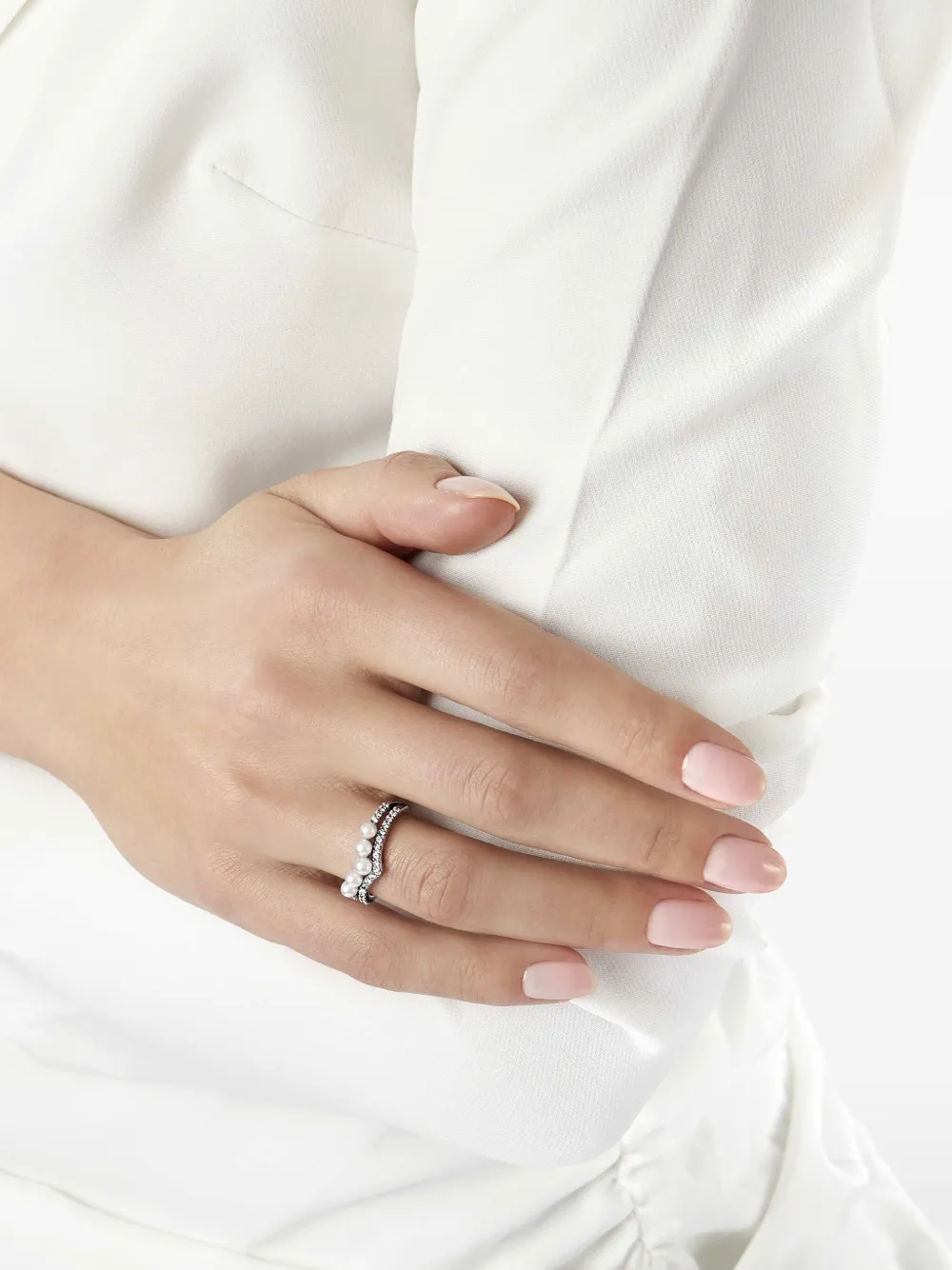 Yoko London 18kt white gold Sleek Akoya pearl diamond ring | Image 2