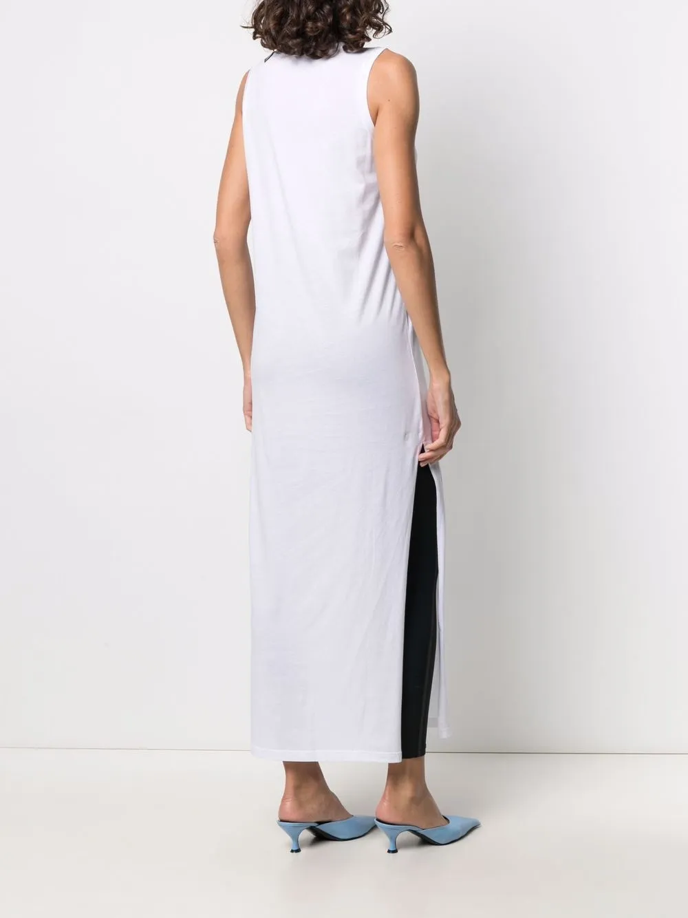 фото Emporio armani топ оверсайз с логотипом и разрезами