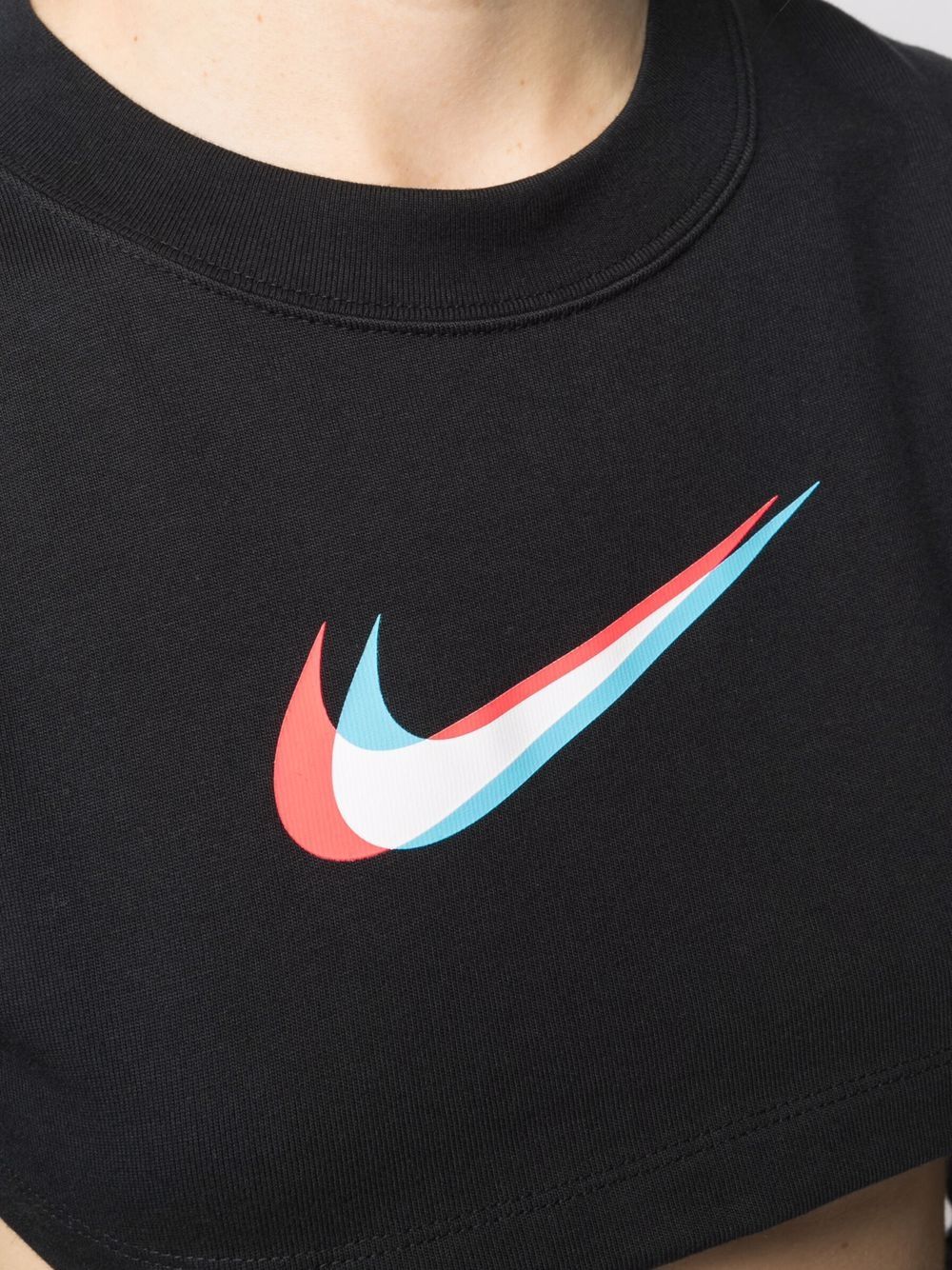 фото Nike укороченный топ с принтом swoosh