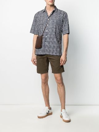 slim-cut shorts展示图