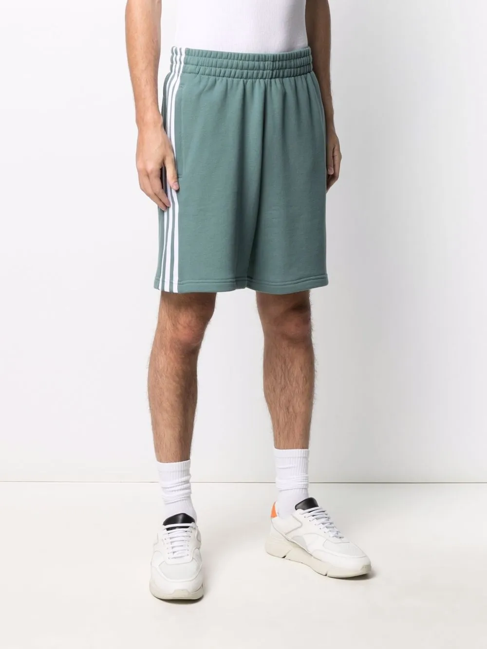 фото Adidas спортивные шорты с логотипом