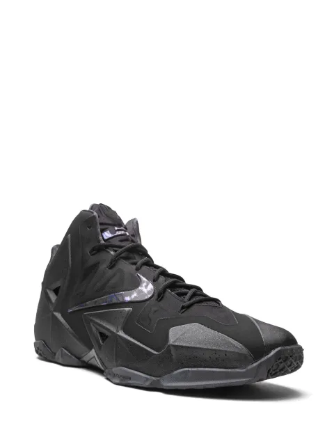 Nike سنيكر ليبرون 11 بلاكاوت برقبة Farfetch