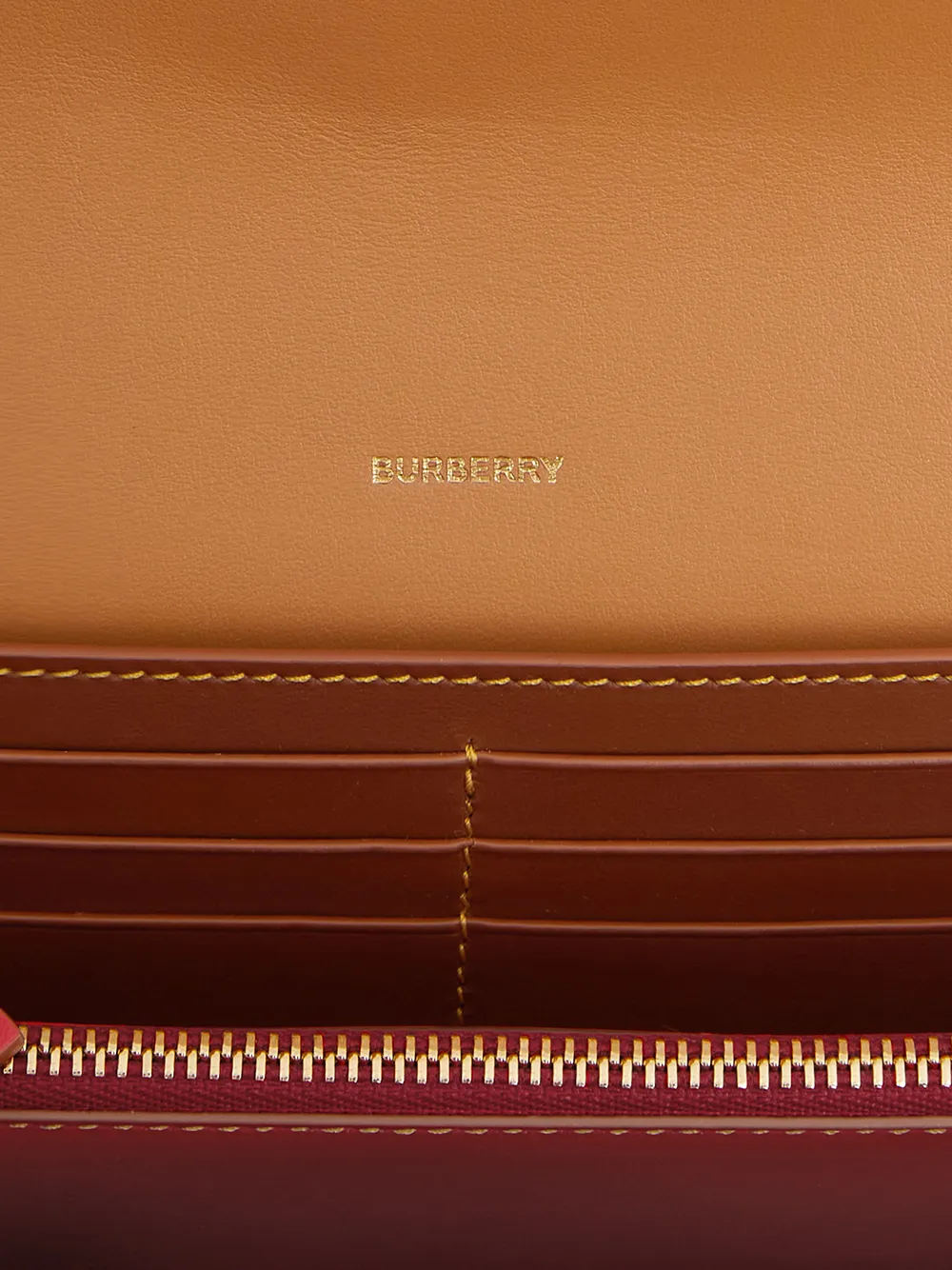 фото Burberry мини-сумка с монограммой