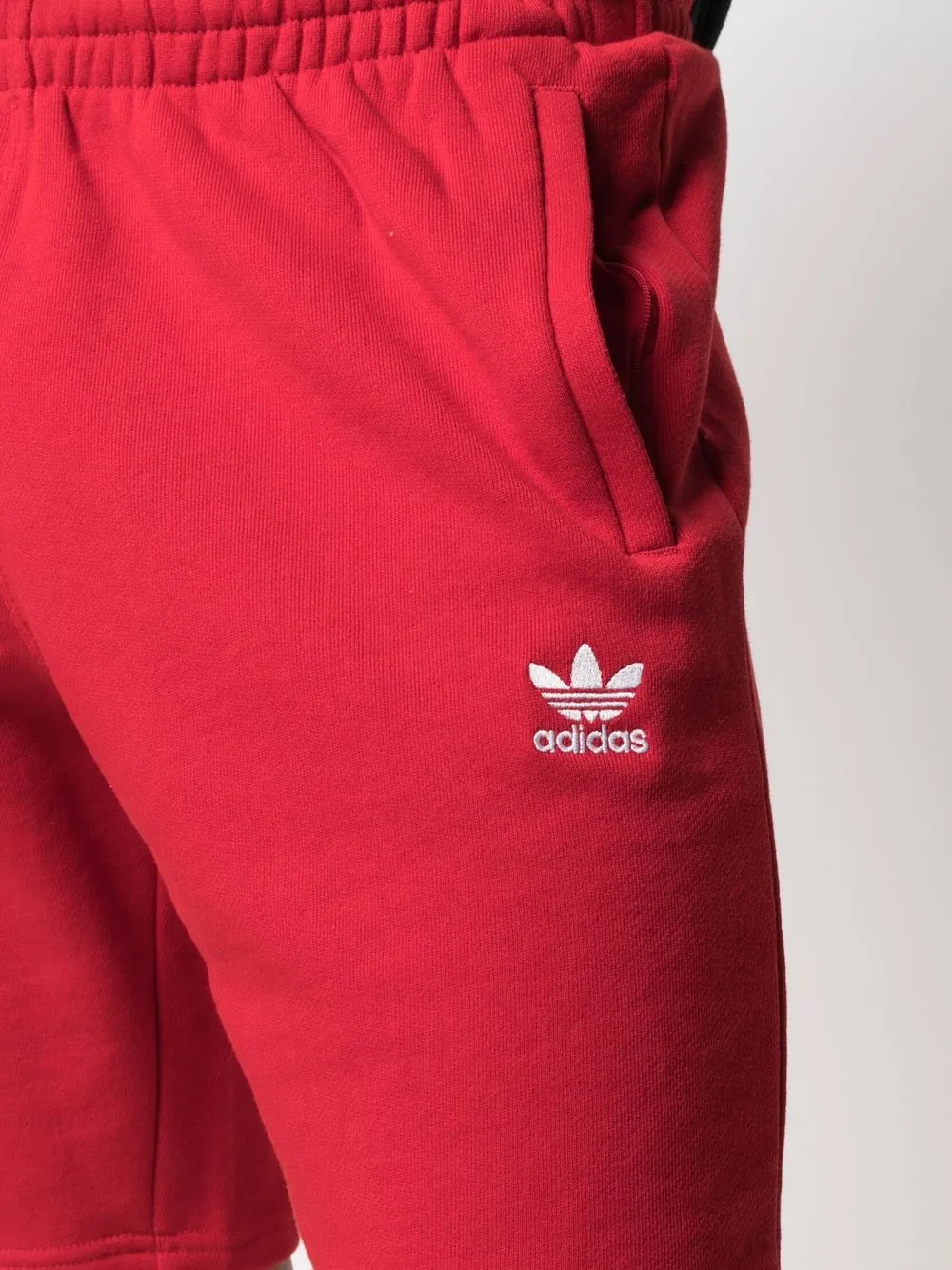 фото Adidas спортивные шорты с вышитым логотипом