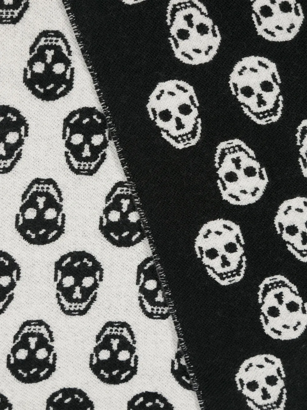 Cheap Alexander McQueen Skull reversible fringed scarf Women