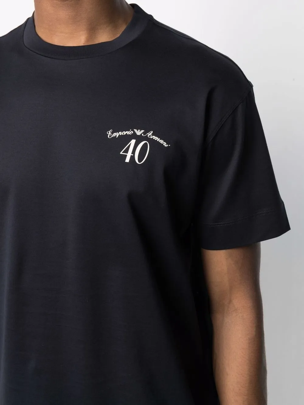 фото Emporio armani футболка с логотипом