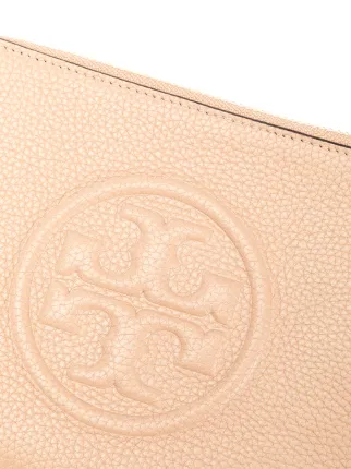 embossed-logo clutch bag展示图