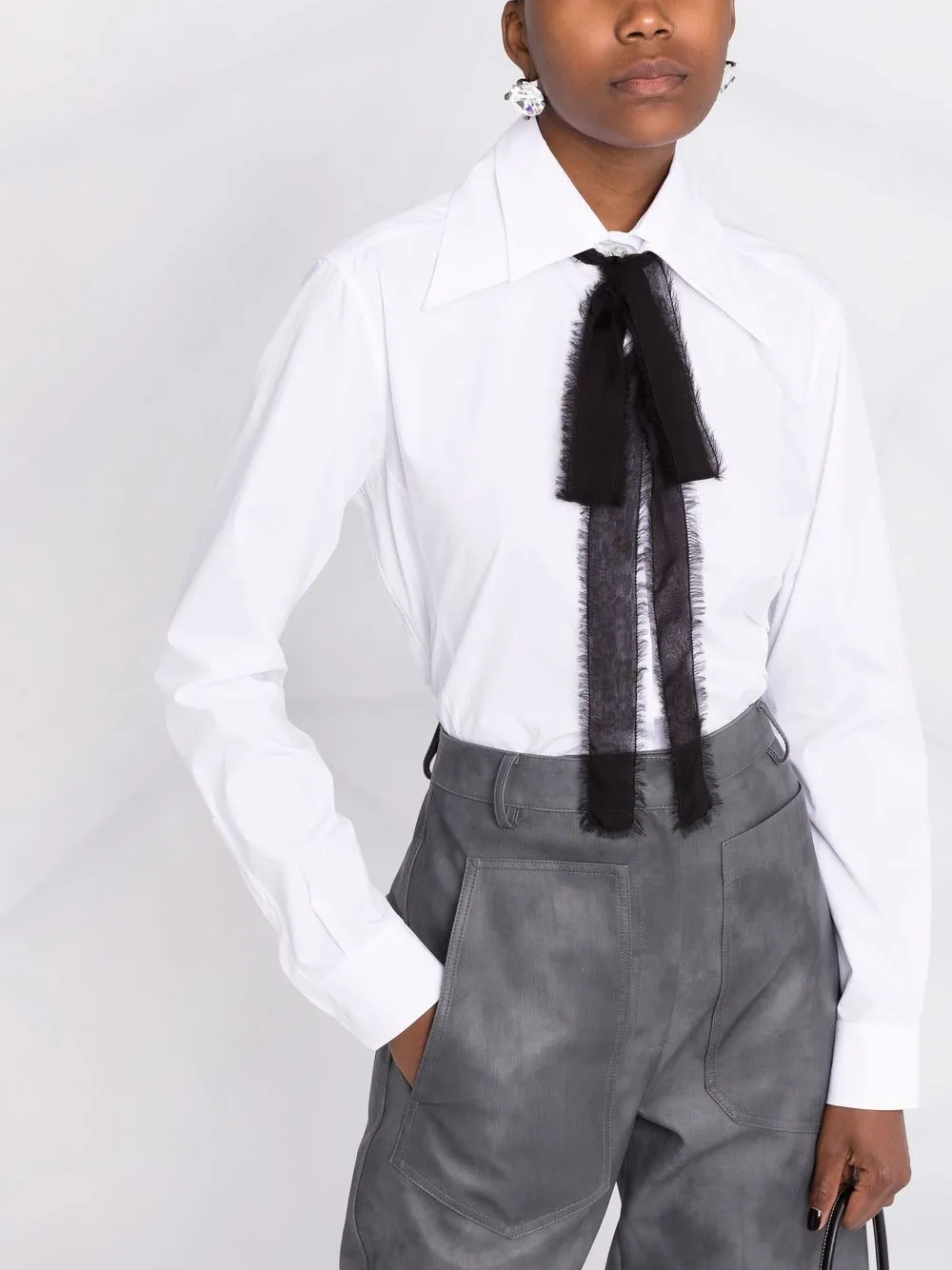 Shop Valentino Pointed-collar Pussy-bow Blouse In Weiss