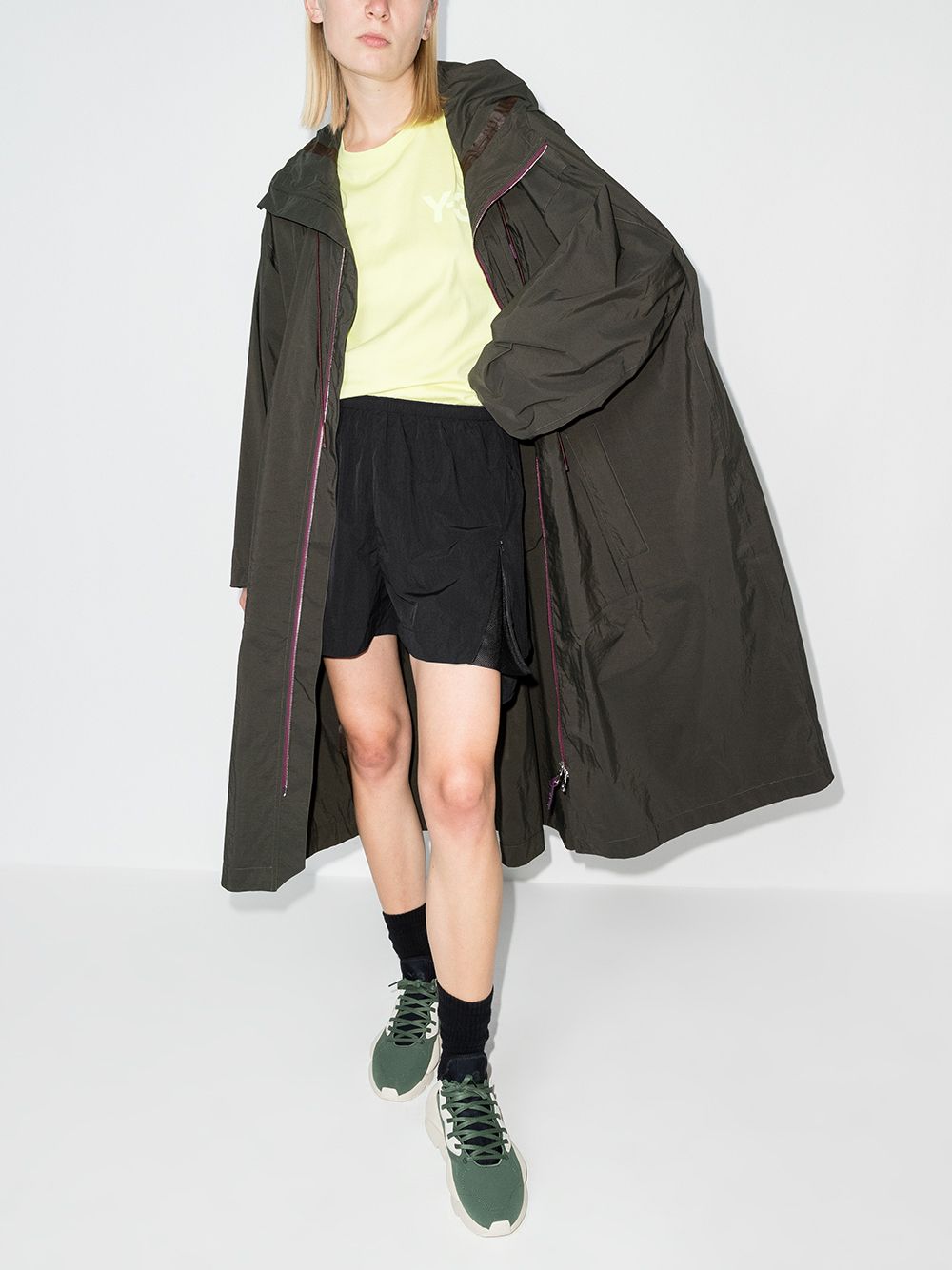 фото Y-3 light shell running shorts