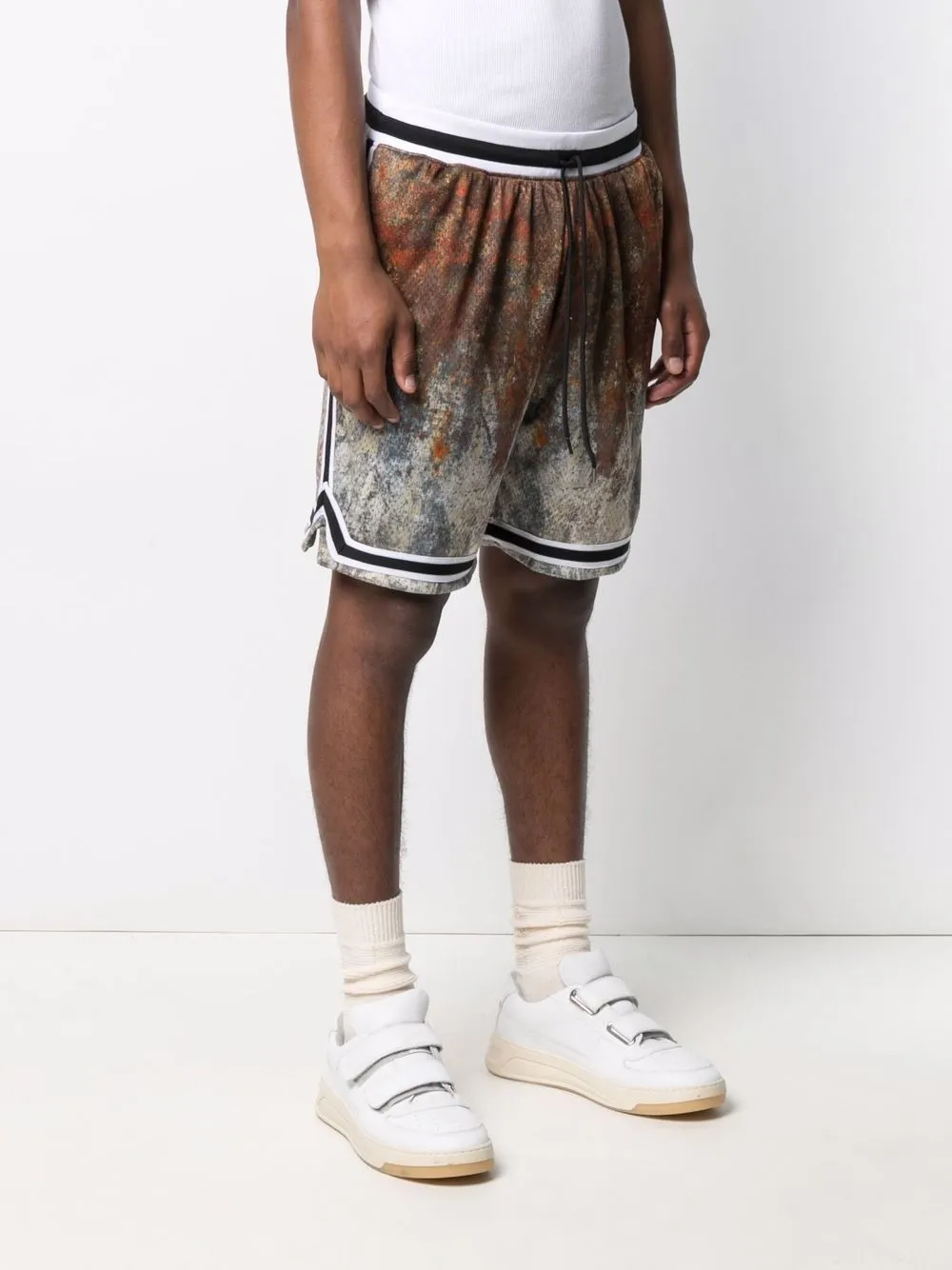 John Elliott Shorts met vlekken Bruin