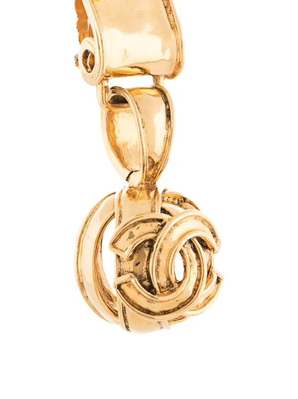 Chanel Pre-owned 1994 CC Dangling Clip-On Earrings - Gold