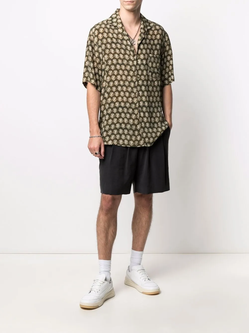 фото Mouty шорты строгого кроя