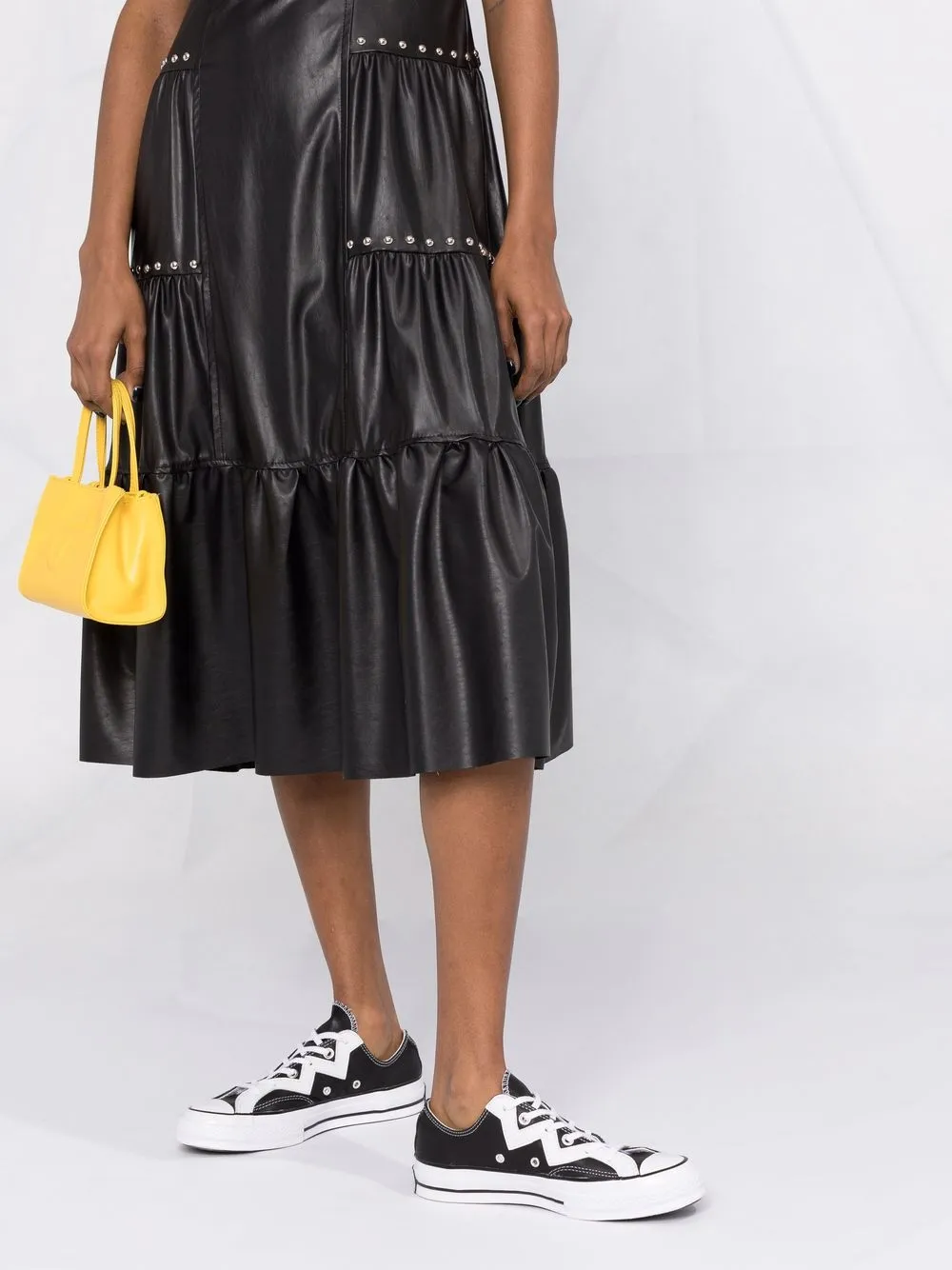 фото Pinko ярусное платье миди с заклепками