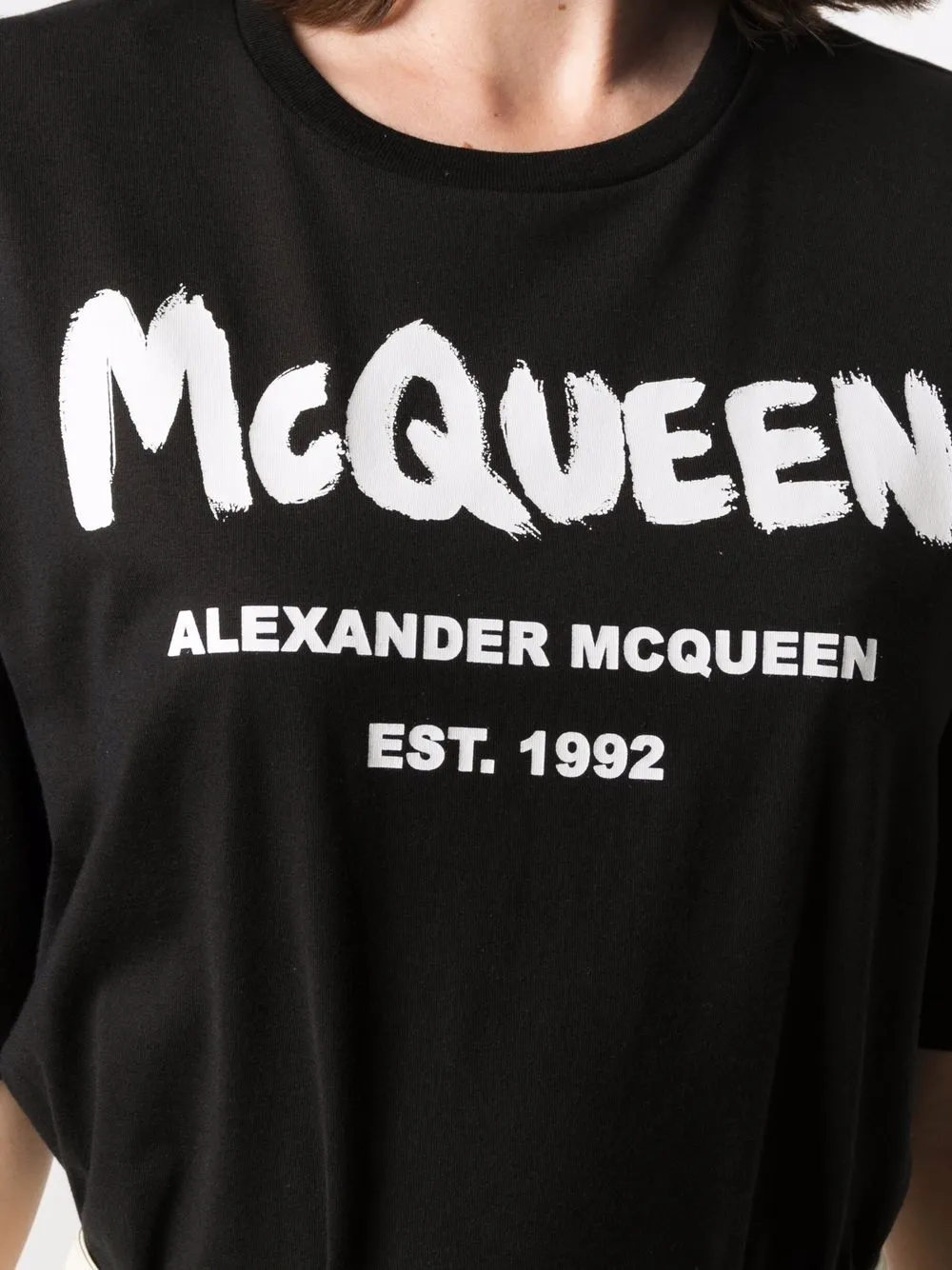 фото Alexander mcqueen футболка с логотипом граффити