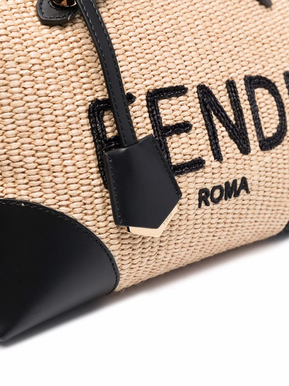 фото Fendi сумка на плечо by the way среднего размера