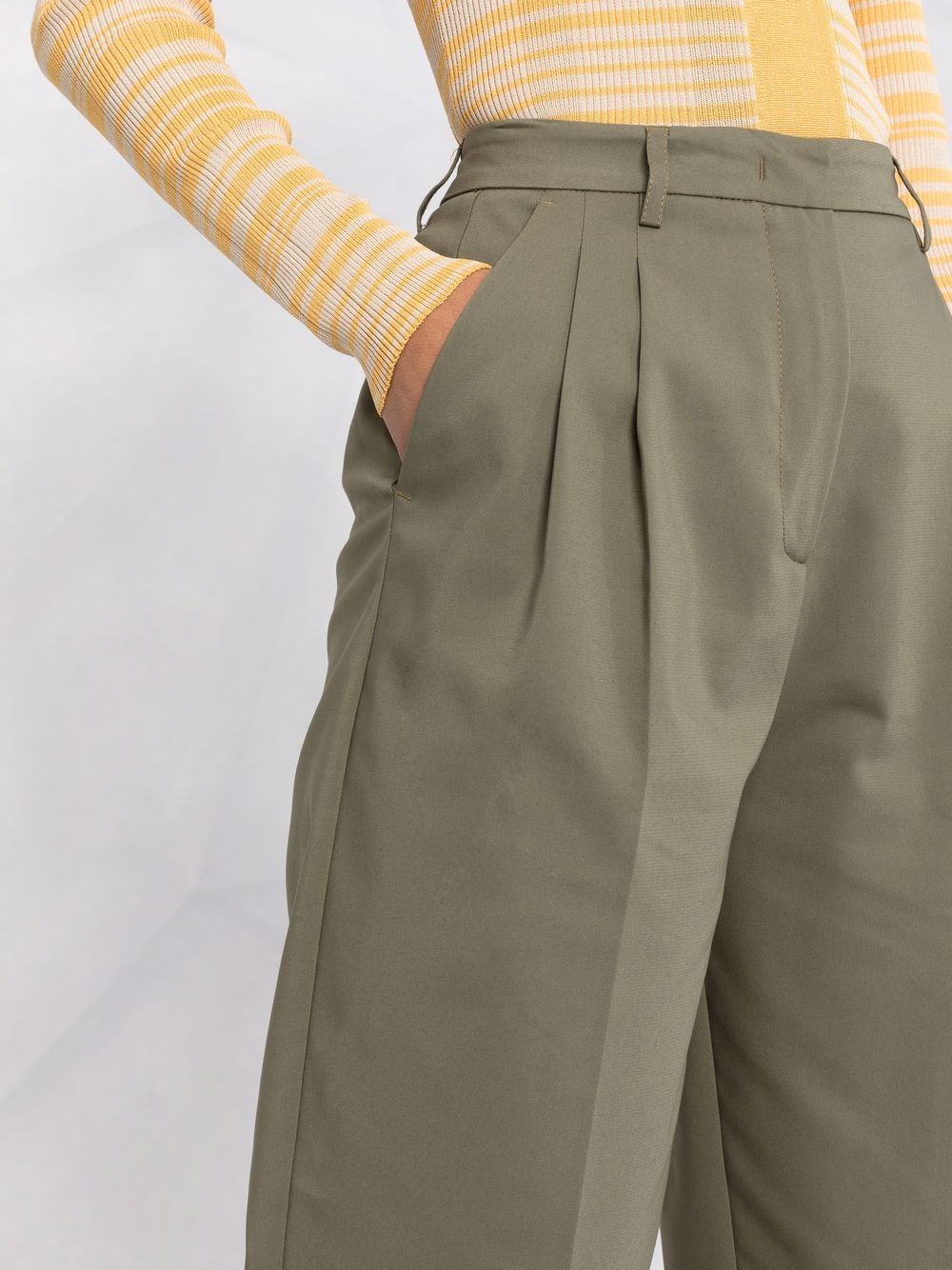 Shop Blanca Vita Pressed-crease Cropped Trousers In Schwarz