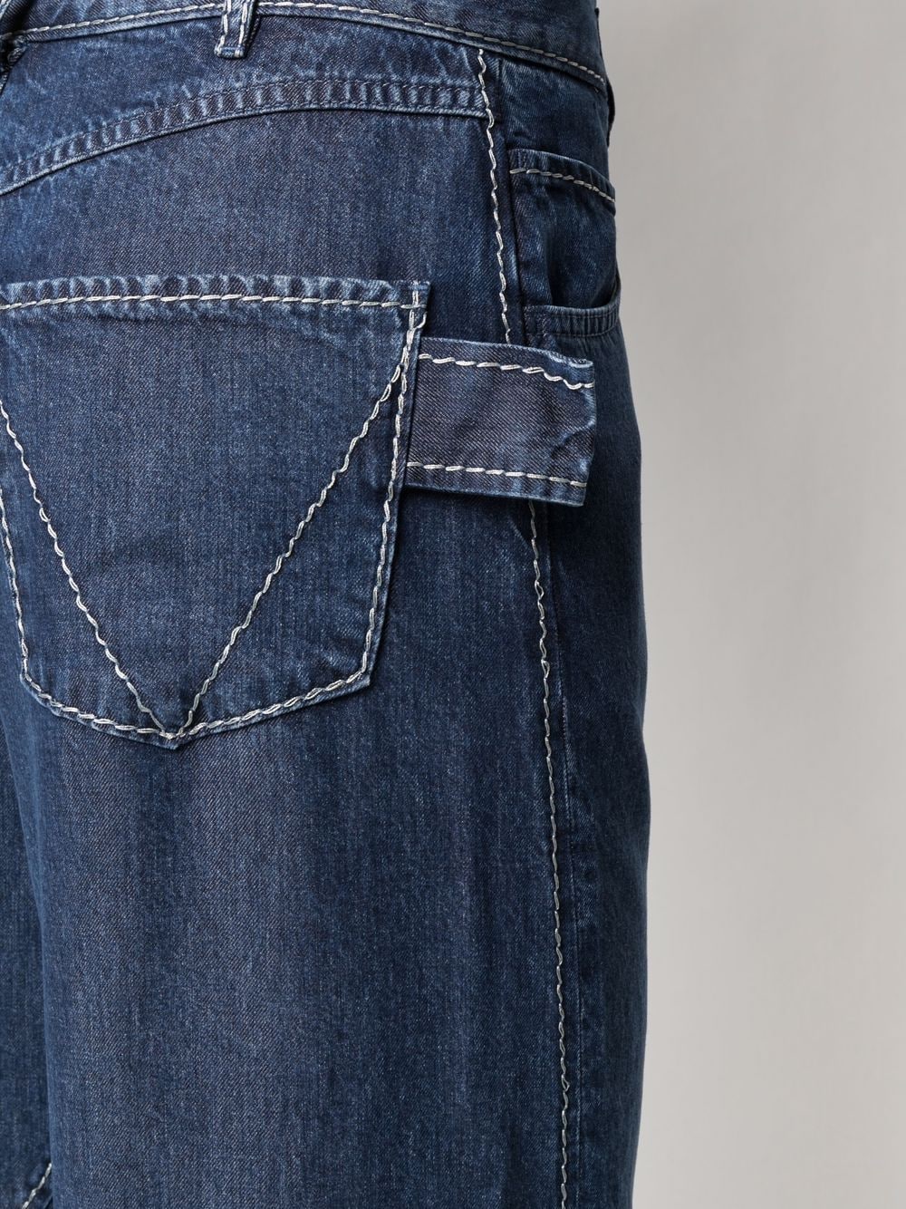 фото Bottega veneta широкие джинсы с эффектом потертости